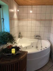 Phòng tắm tại Astrup vig Spa og Sauna