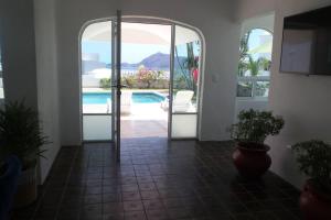 Bazén v ubytování Manzanillo-Private Pool - Ocean Views nebo v jeho okolí + 15 fotografií