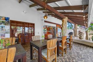 Ресторан / где поесть в The Beach Bungalows Tamarindo- Adults Only