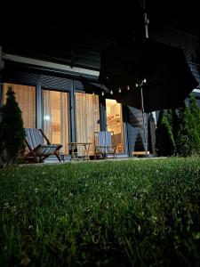 Un jardín fuera de Apartman PLAY Divčibare - 2 spavaće sobe
