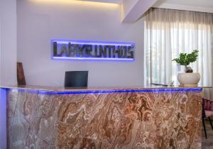 Lobby alebo recepcia v ubytovaní Labyrinth Hotel + 37 fotografií