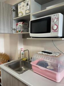 Η κουζίνα ή μικρή κουζίνα στο Baan Mae Hostel CNX