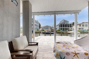 Χώρος καθιστικού στο Keen-Wik on the Bay --- 38280 Bayberry Ln