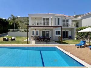 Bazén v ubytování Villa Sakos Skala Kefalonia nebo v jeho okolí