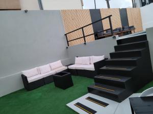 Posezení v ubytování Spacious TJ Beach Home With Private Heated Pool Free Late Check Out