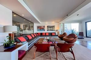 Телевизор и/или развлекательный центр в HR.333 - Esplêndida casa de luxo no Joá com 5 suites para locação temporada