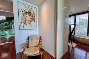 Гостиная зона в HR.333 - Esplêndida casa de luxo no Joá com 5 suites para locação temporada