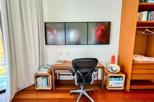 Телевизор и/или развлекательный центр в HR.333 - Esplêndida casa de luxo no Joá com 5 suites para locação temporada