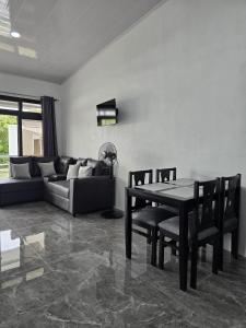 Χώρος καθιστικού στο Cattleya Living Studio