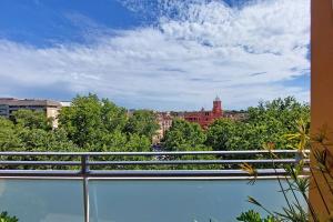 ローマにあるOn Rome Affittacamere o GuestHouseのバルコニーからの街の景色