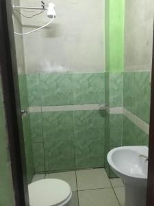 Koupelna v ubytování Don Carmelo Hotel