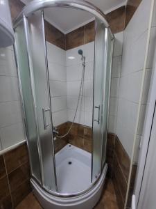 Koupelna v ubytování Apartman Centar Strpce
