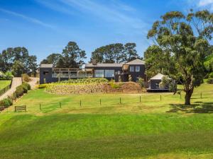 Κήπος έξω από το Red Hill Ridgeview Luxury Retreat
