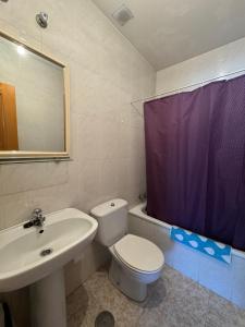 Ένα μπάνιο στο Hostal Pensión LA TORRE