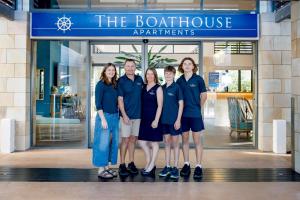 Hosté ubytování The Boathouse Apartments + 29 fotografií