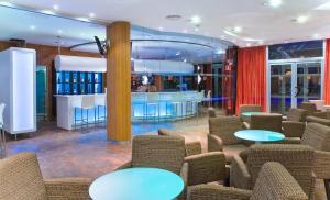Bazén v ubytování Hotel RH Royal - Recommend for adults nebo v jeho okolí