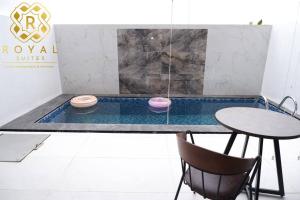 Πισίνα στο ή κοντά στο Royal Suites Home Villa 3BR with Private Pool - C5