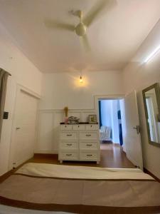 Fotografie z fotogalerie ubytování The Bougainvillea cottage farmstay near Dehradun , 2 bedroom private cottage next to fields and orchards with hill views v destinaci Déhrádún