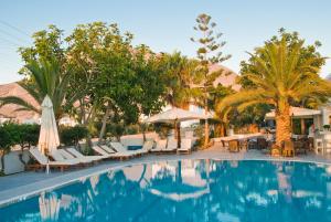 Piscina di Makarios Hotel o nelle vicinanze