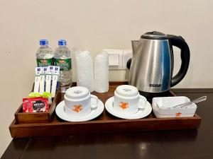 Set per la preparazione di tè e caffè presso Hotel Randiya Anuradhapura