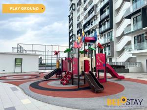 Laste mänguala majutusasutuses New Listing Klang with Netflix Wifi Swimming Pool View