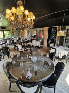 Restaurace v ubytování Mercator
