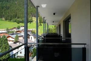 Balkon lub taras w obiekcie Hotel Alpenkönigin - Sommer Silvretta Premium Card inklusive
