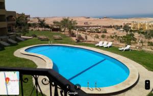 Πισίνα στο ή κοντά στο 2 غرفة فندقية بقرية فنار دي لونا