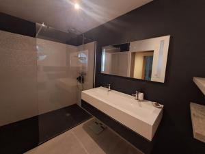 Afbeelding uit fotogalerij van Maison Loft in Saint-Jean-de-Védas