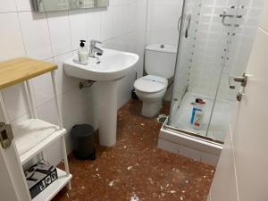 Kúpeľňa v ubytovaní Marqués de Guadiaro 1 Apartamentos + 37 fotografií