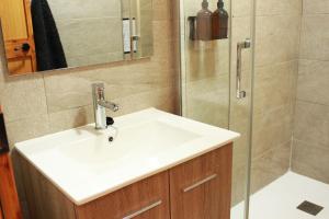 Koupelna v ubytování Casa Maria Isabel With Private Terrace In Center + 29 fotografií