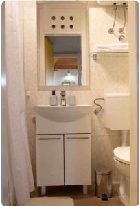 Kúpeľňa v ubytovaní Romantic Stone- Studio apartman