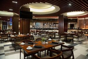 Restaurace v ubytování Wyndham Panbil Batam