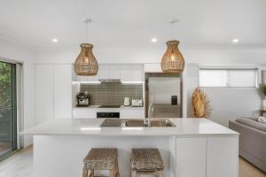 Gallery image of Coastal Chic Poolside Villa- Pet Friendly in Mooloolaba