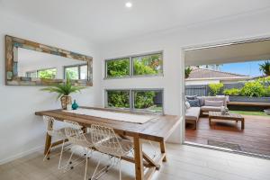 Gallery image of Coastal Chic Poolside Villa- Pet Friendly in Mooloolaba