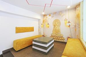Postel nebo postele na pokoji v ubytování Hotel Smart Inn-Near Delhi Airport
