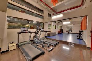 Fitness centrum a/nebo fitness zařízení v ubytování The Fern Residency, Vadgaon - Talegaon, Pune