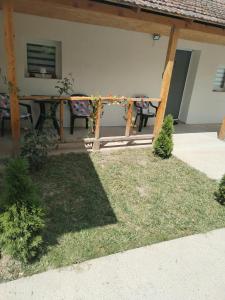 Zahrada ubytování HiT apartmani Pačir 4&5