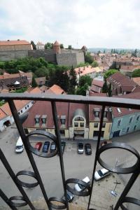 Balkón alebo terasa v ubytovaní Hotel Minaret&Étterem