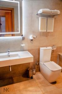 Koupelna v ubytování NK Hotel La Résidence