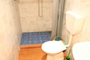 Phòng tắm tại Mandinga Guest house +28 ảnh