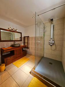 Fotografie z fotogalerie ubytování La Case des Palmistes 4 Etoiles, piscine jacuzzi, billard, et vue océan v destinaci Petite Ile