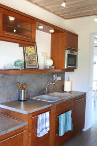 コロニにあるKallista Livadakiaのギャラリーの写真