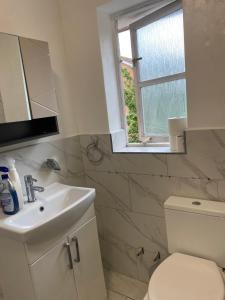 Phòng tắm tại london 14 shaw road se22 8dp