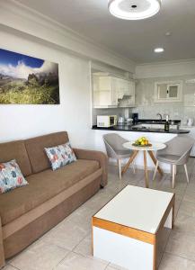Kuchyň nebo kuchyňský kout v ubytování Apartamentos Bahia Playa