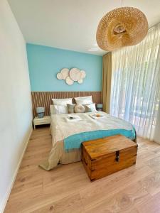 Postel nebo postele na pokoji v ubytování Design Apartments Erfurt City - Terrasse - Streaming - Privatparkplatz - Klinikum - Uni - zentral