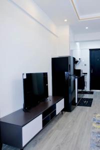 TV/trung tâm giải trí tại Church Road Homes +10 ảnh