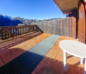 A balcony or terrace at Borgo Stalle Residence