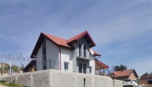 Gedung tempat apartemen berlokasi