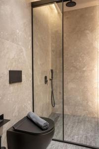 Ένα μπάνιο στο Paragon Suites 3 +63 φωτογραφίες